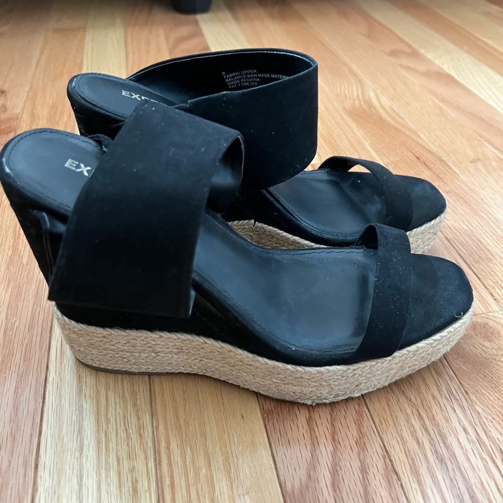 Black Wedges